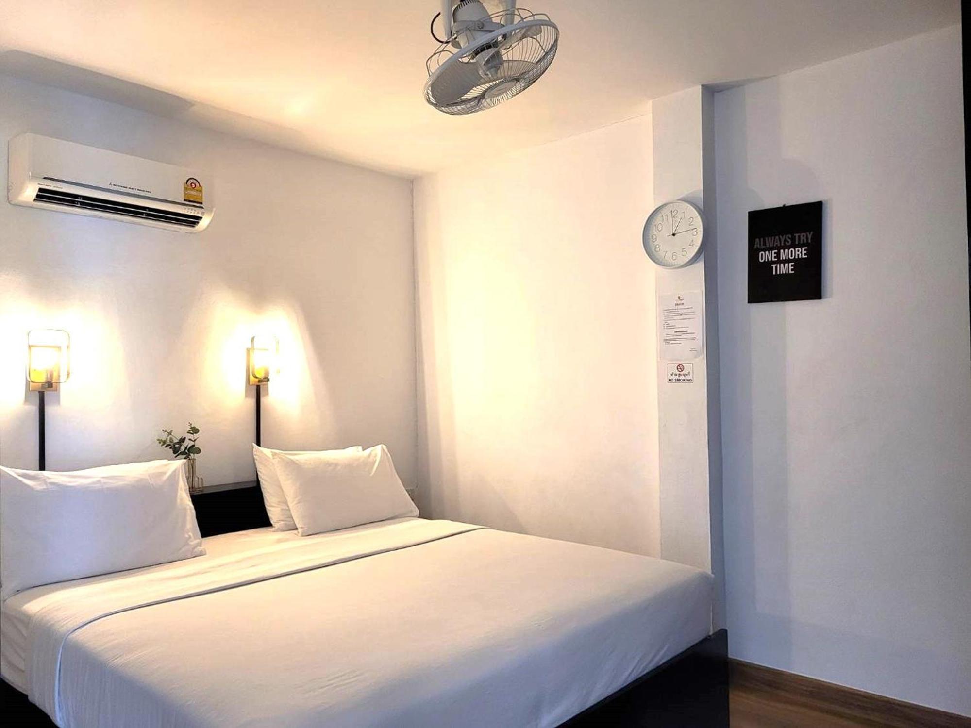 Rabbit Mansion Patong Hotel Екстер'єр фото