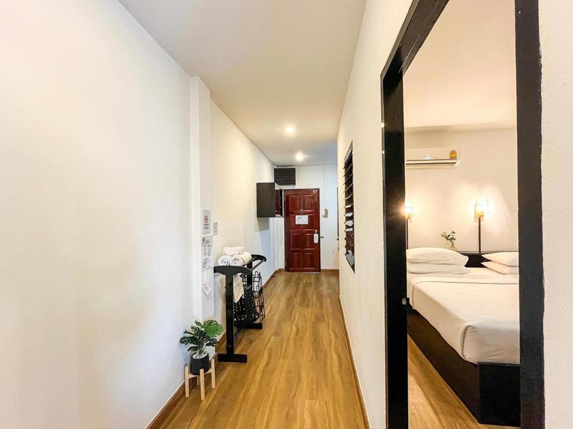 Rabbit Mansion Patong Hotel Екстер'єр фото