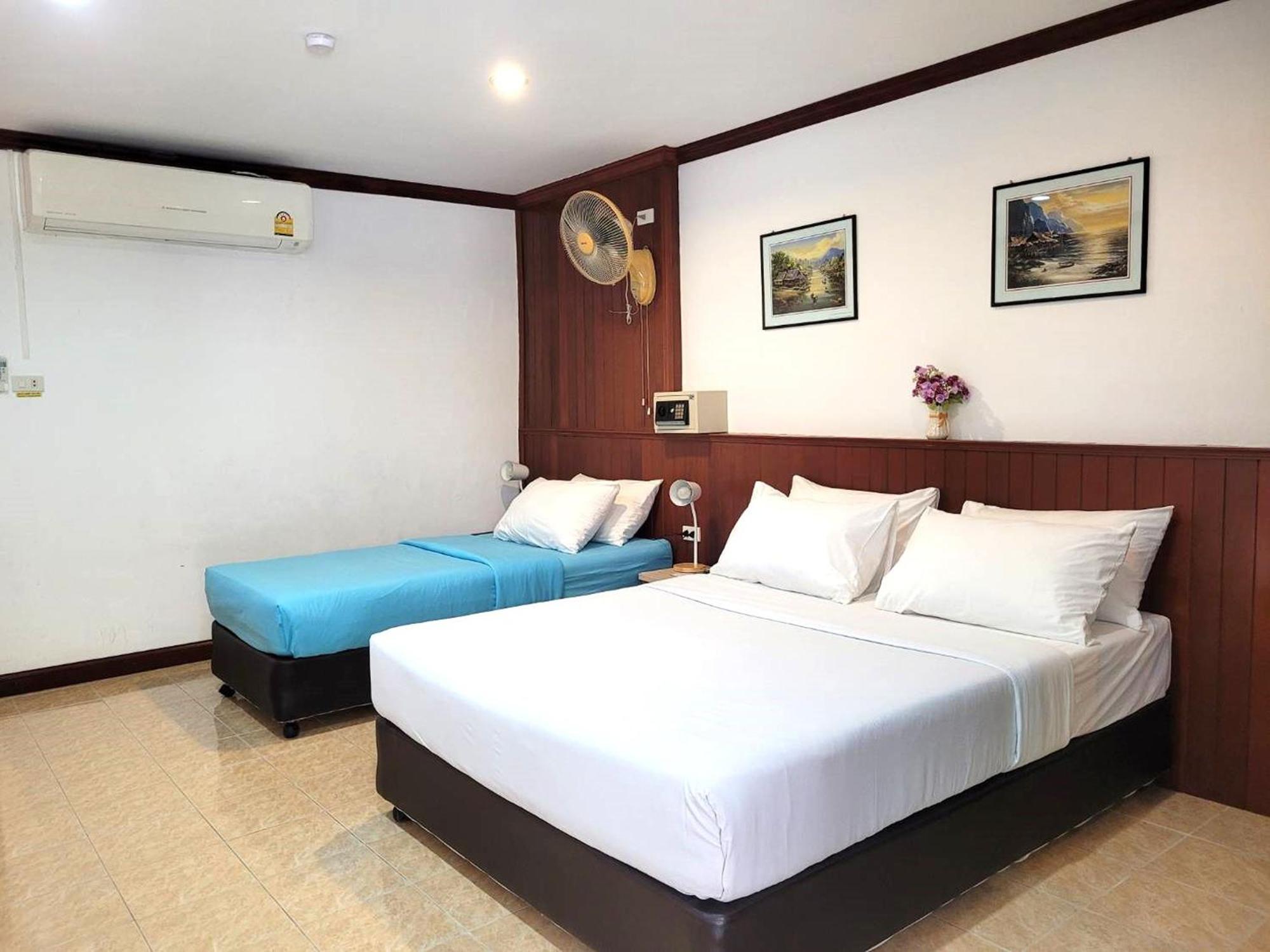 Rabbit Mansion Patong Hotel Екстер'єр фото