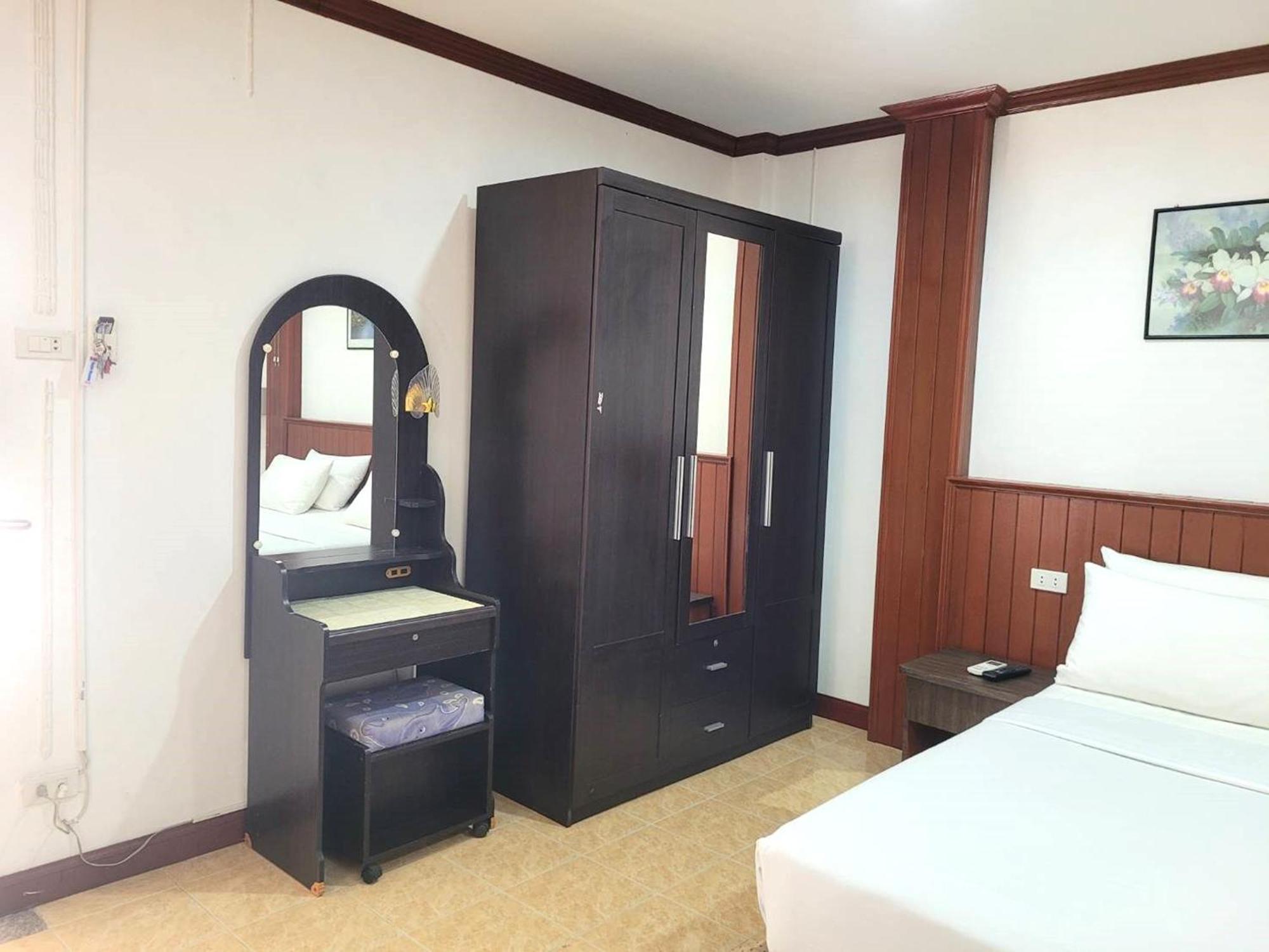Rabbit Mansion Patong Hotel Екстер'єр фото