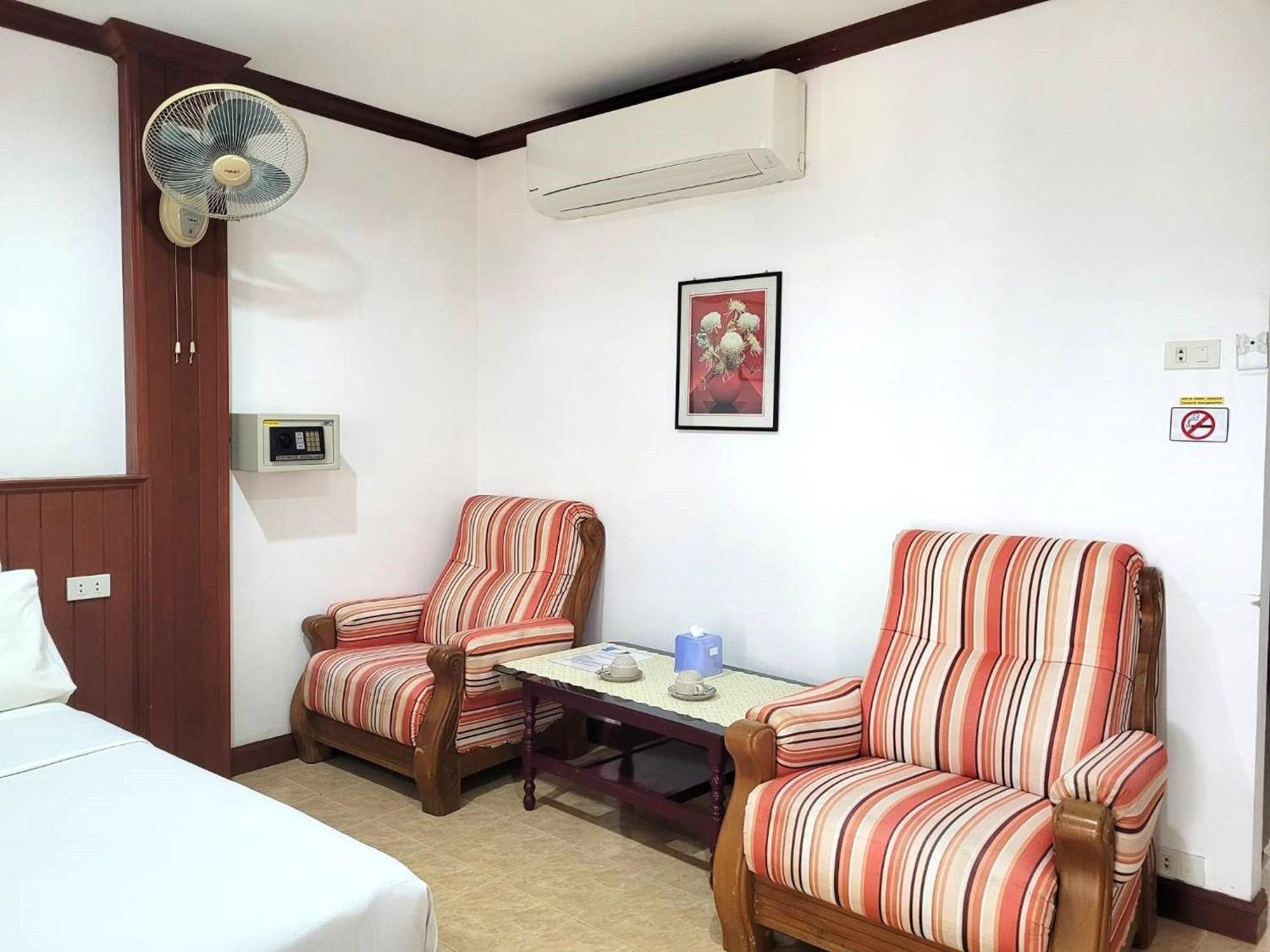 Rabbit Mansion Patong Hotel Екстер'єр фото