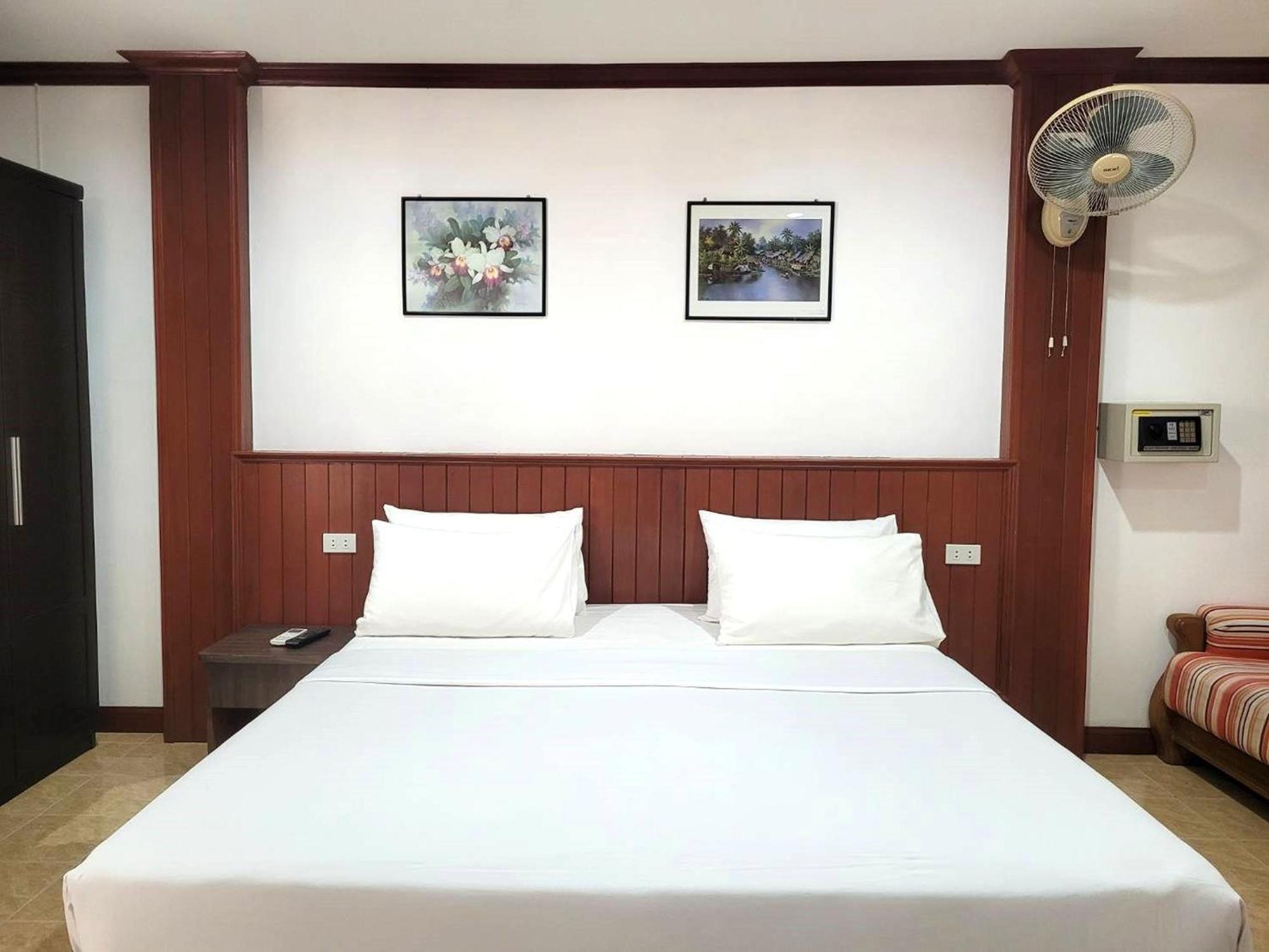 Rabbit Mansion Patong Hotel Екстер'єр фото