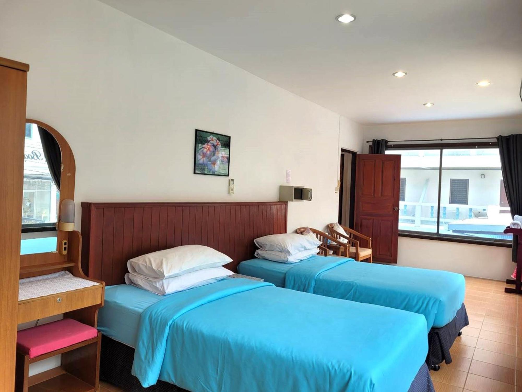Rabbit Mansion Patong Hotel Екстер'єр фото