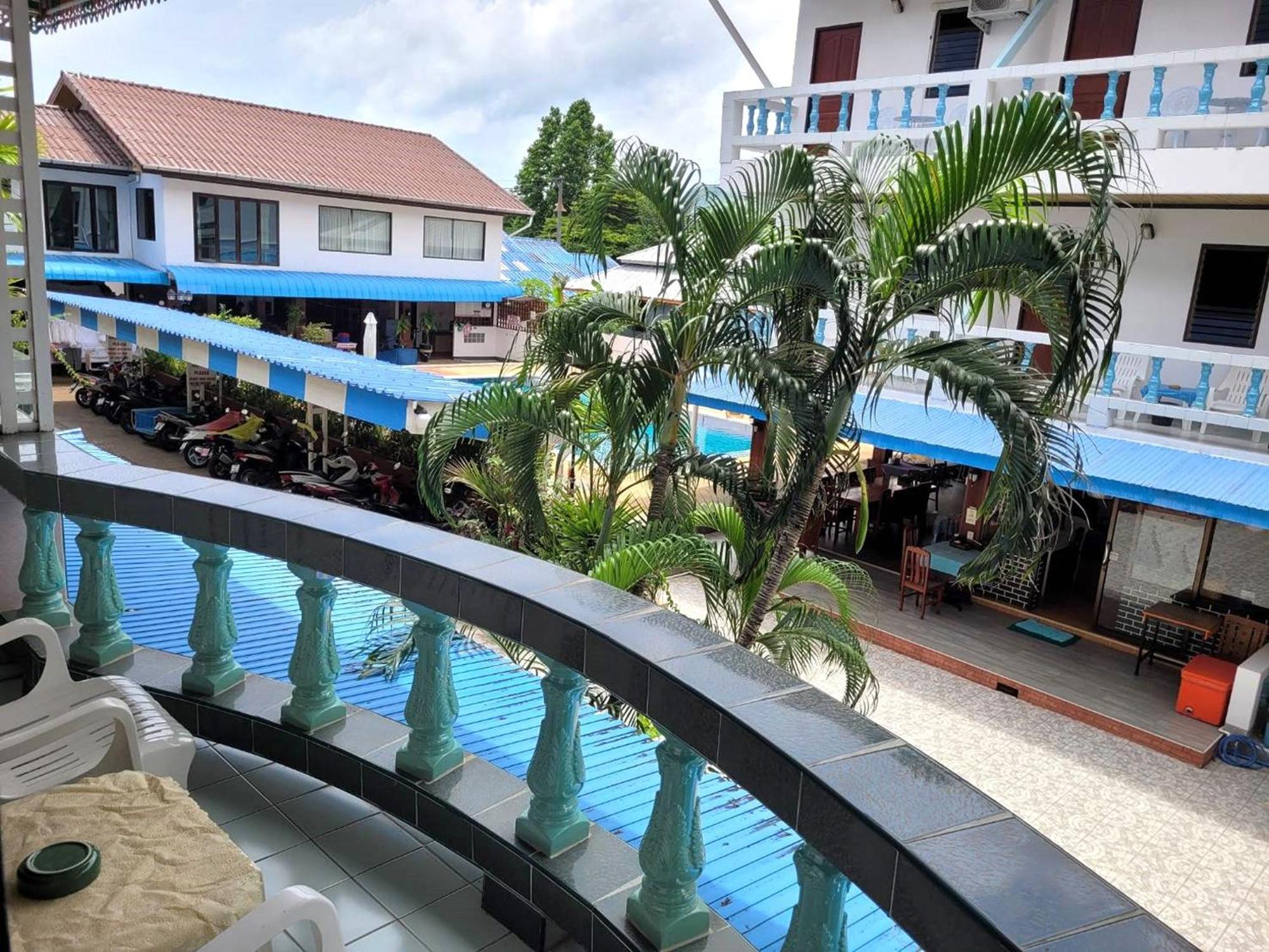 Rabbit Mansion Patong Hotel Екстер'єр фото