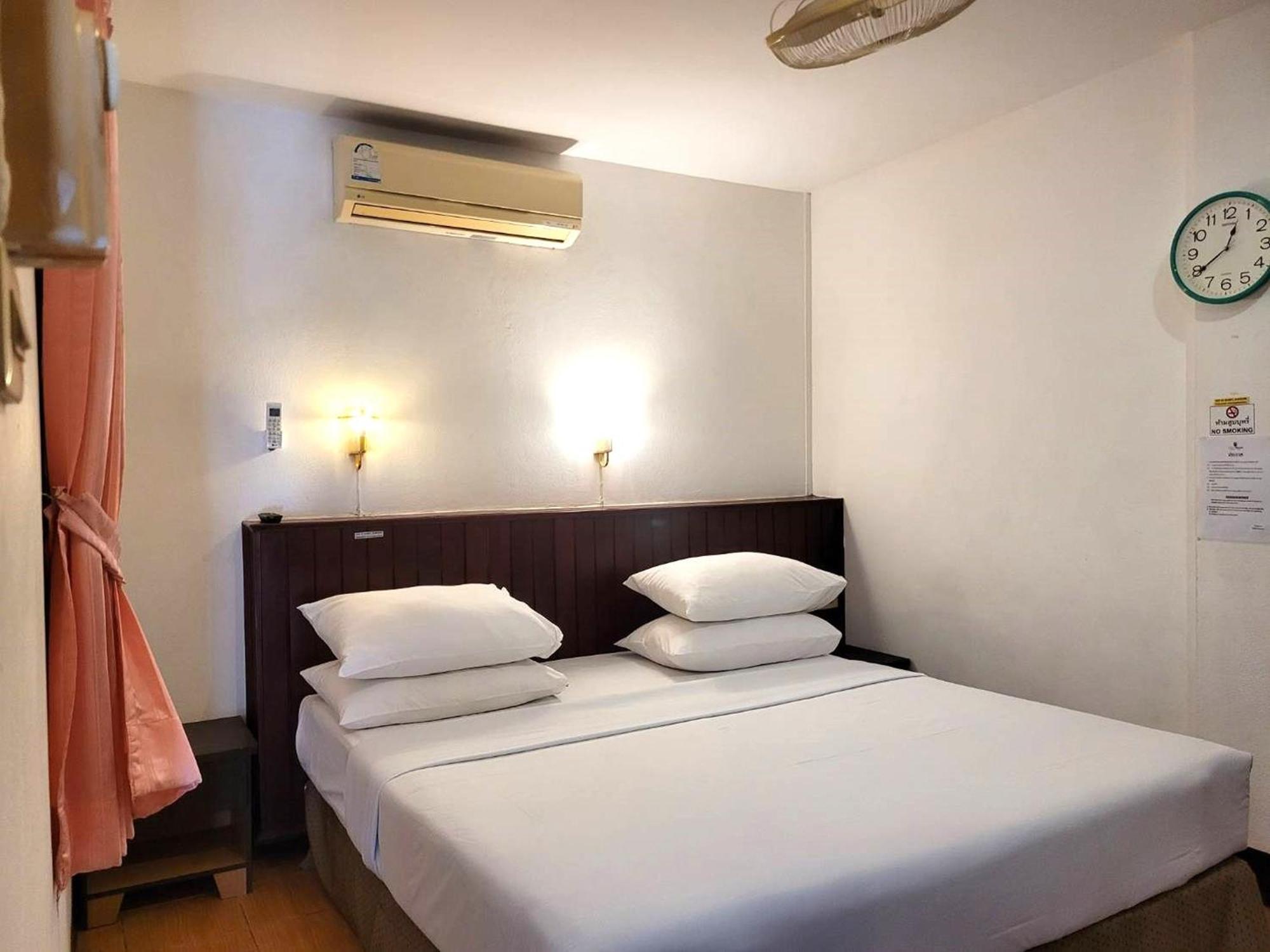 Rabbit Mansion Patong Hotel Екстер'єр фото