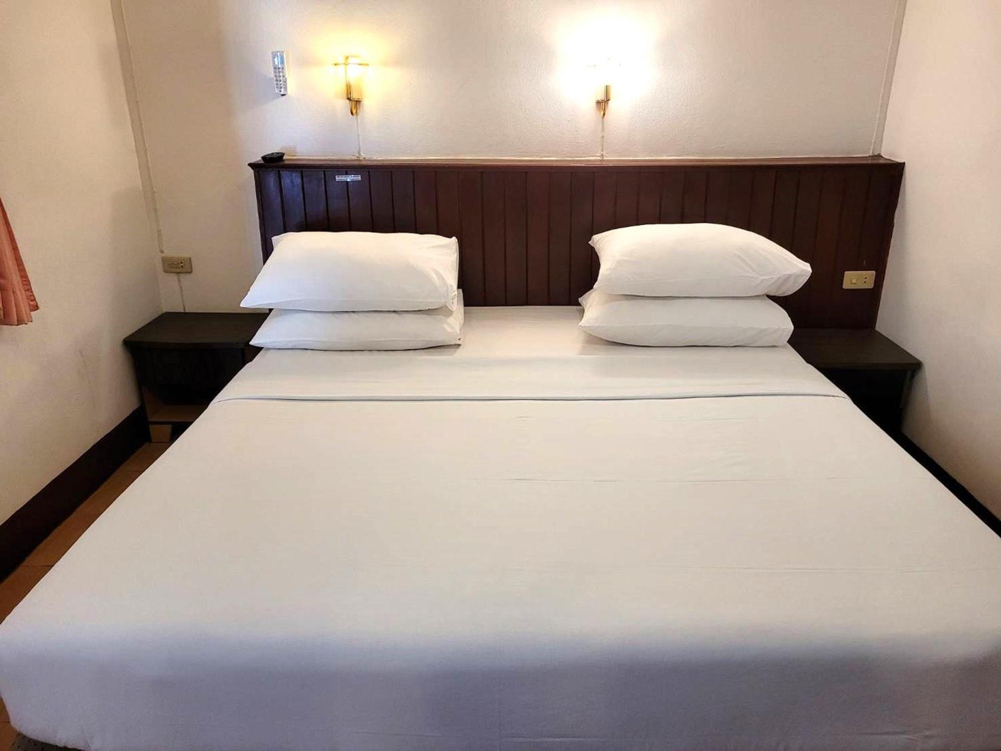 Rabbit Mansion Patong Hotel Екстер'єр фото