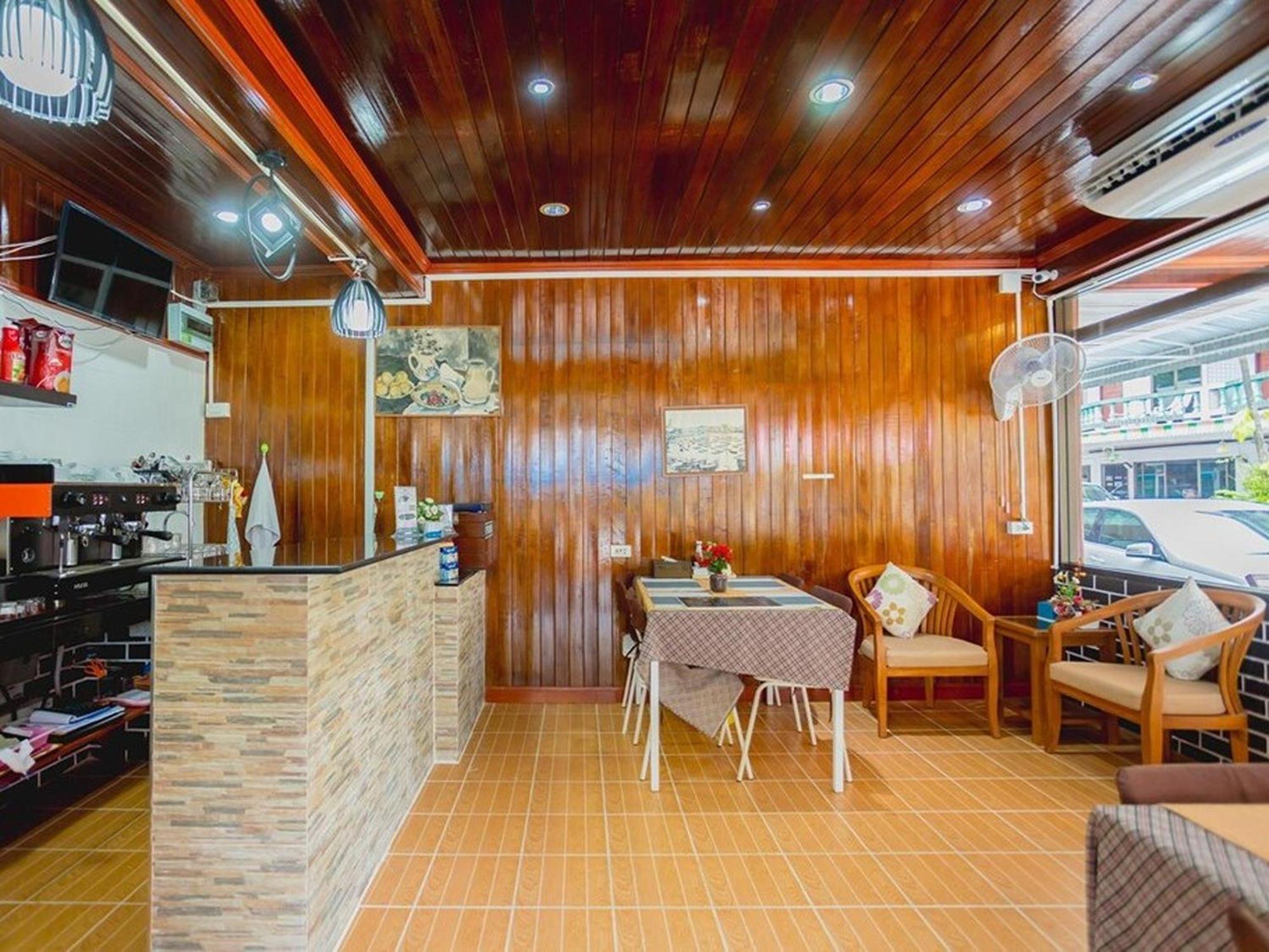Rabbit Mansion Patong Hotel Екстер'єр фото