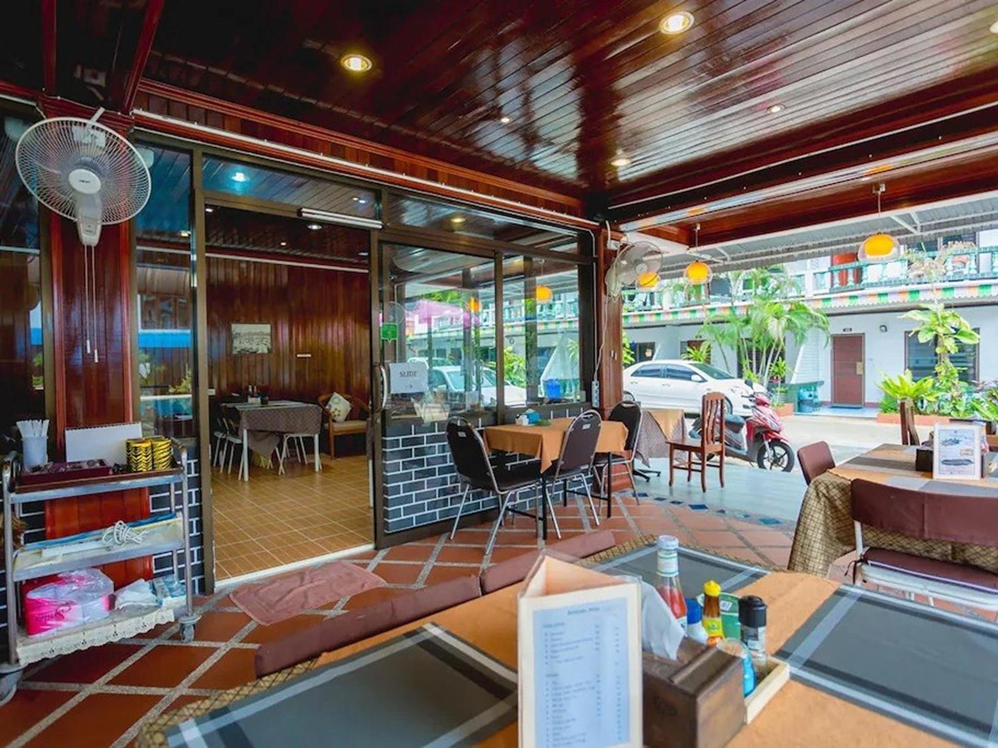 Rabbit Mansion Patong Hotel Екстер'єр фото