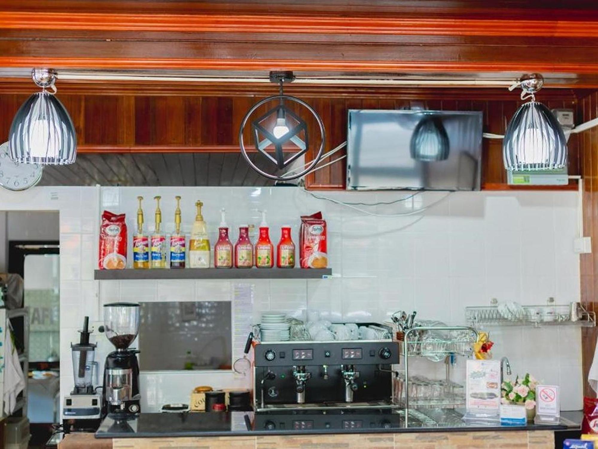 Rabbit Mansion Patong Hotel Екстер'єр фото