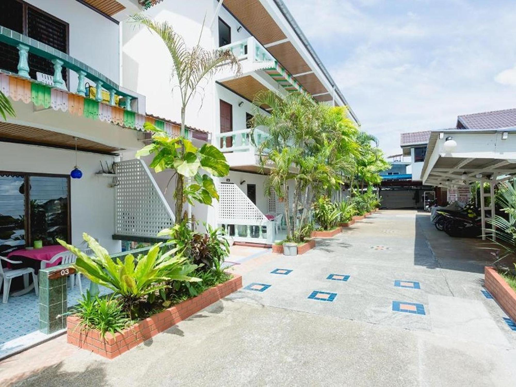 Rabbit Mansion Patong Hotel Екстер'єр фото