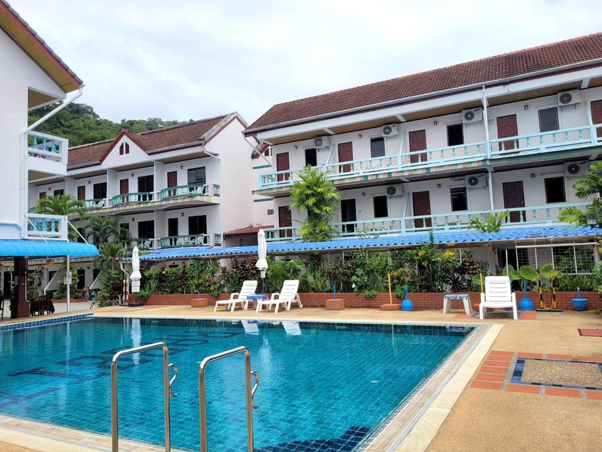 Rabbit Mansion Patong Hotel Екстер'єр фото