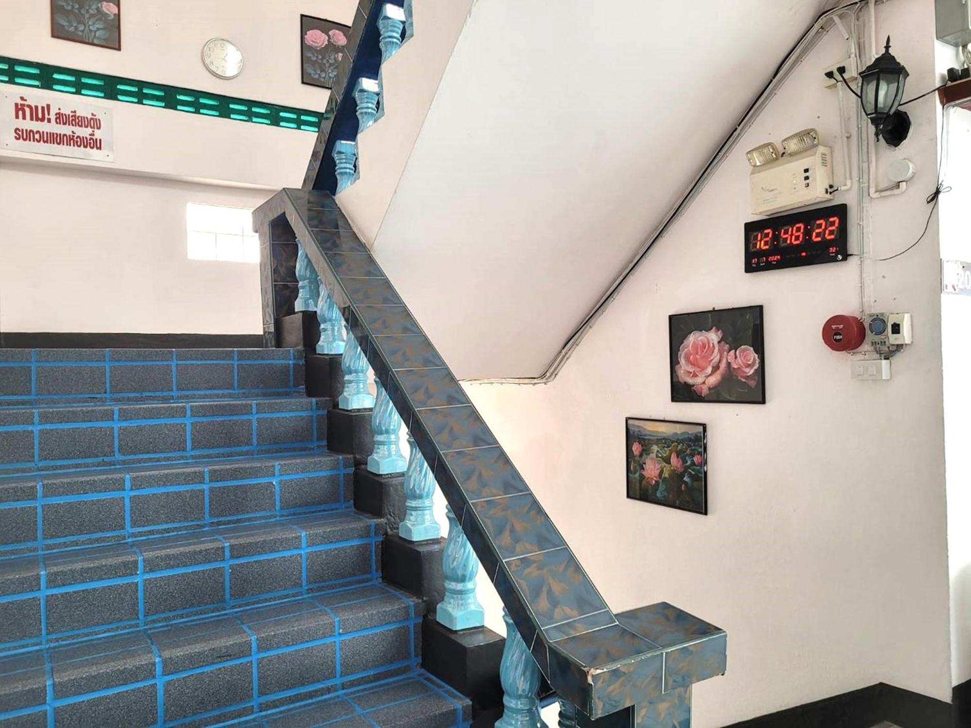 Rabbit Mansion Patong Hotel Екстер'єр фото